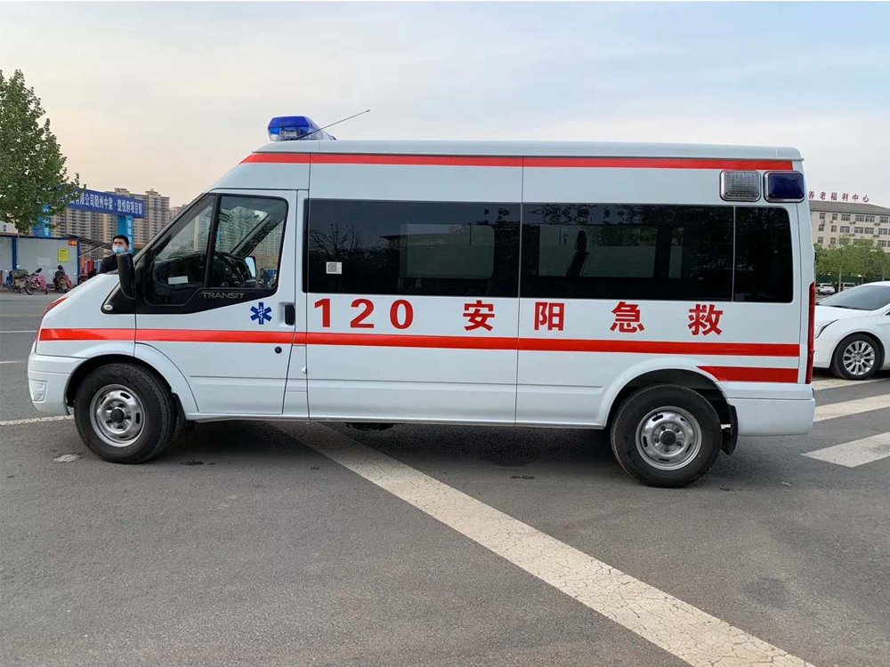 國六福特V348長軸中頂救護(hù)車